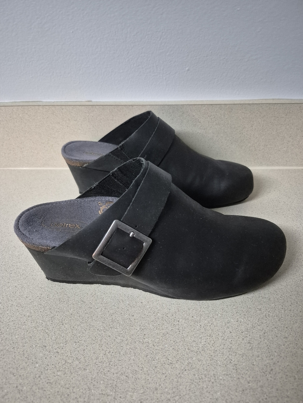 Aetrex Amelia Black Leather Buckle Wedge Clog Mules Size 40 / 9-9.5